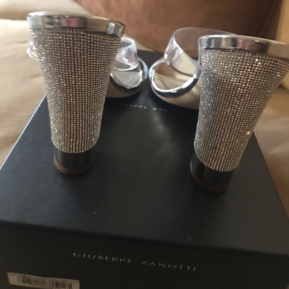 Giuseppe Zanotti Transparent slides - Picture 6 of 12